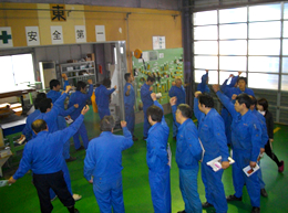 全員でエール!今日も気合い入れて頑張ります!